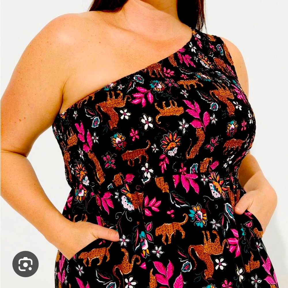 on shoulder, midi dress